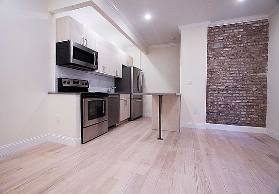 2nd image of 1075 Greene Ave #222