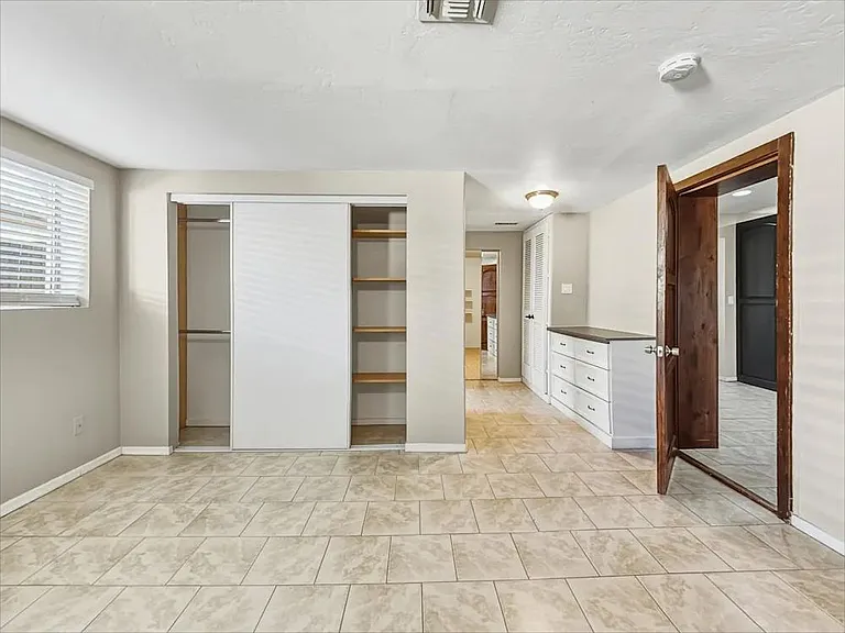 518 W 6th Dr — Photo 6