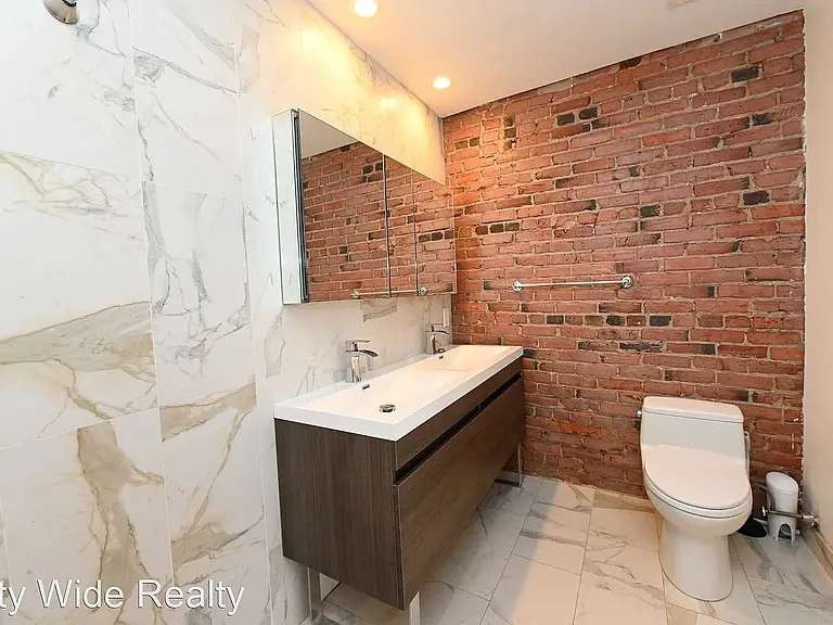 726-28 Market St #904 — Photo 19