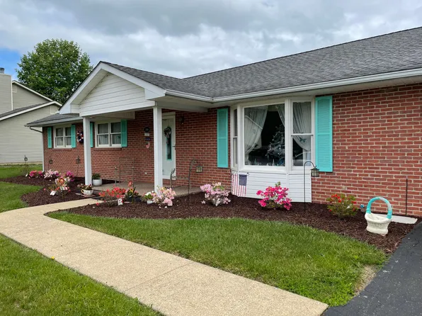 208 Dustys Rd, Covington, VA 24426