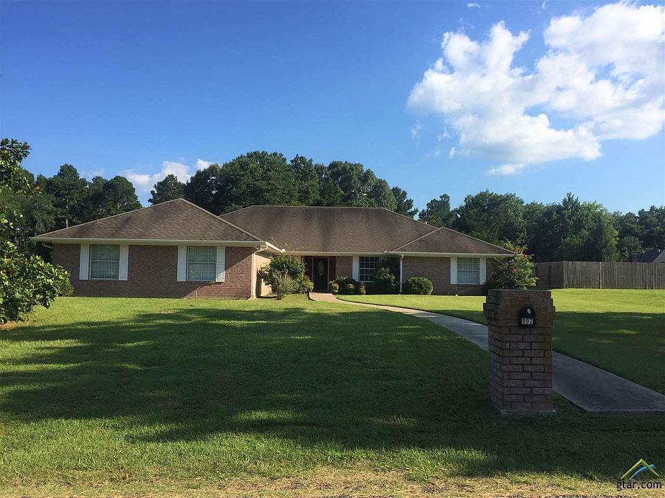 1st image of 902 Deer Trail Ln