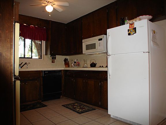 Different view of the Kitchen.