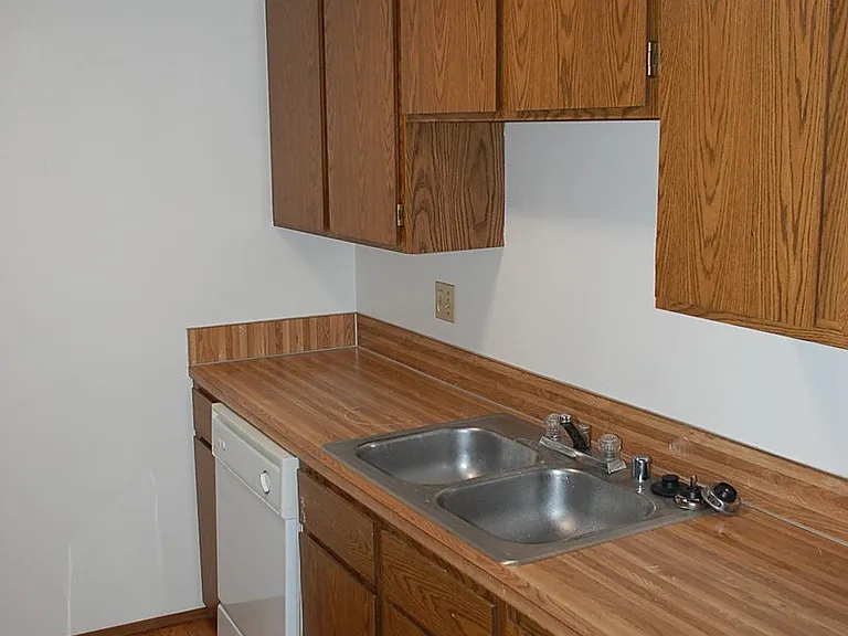 108 Kensington Ave S #2 — Photo 7