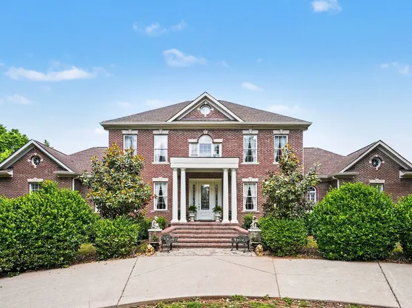 1523 N Main St, Mt Pleasant, TN 38474