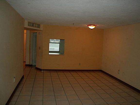 2nd image of 1601 NE 191st St #B219