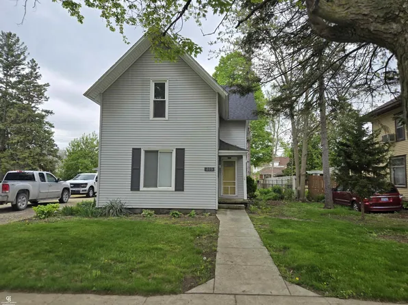 203 S Kennefic St, Yale, MI 48097
