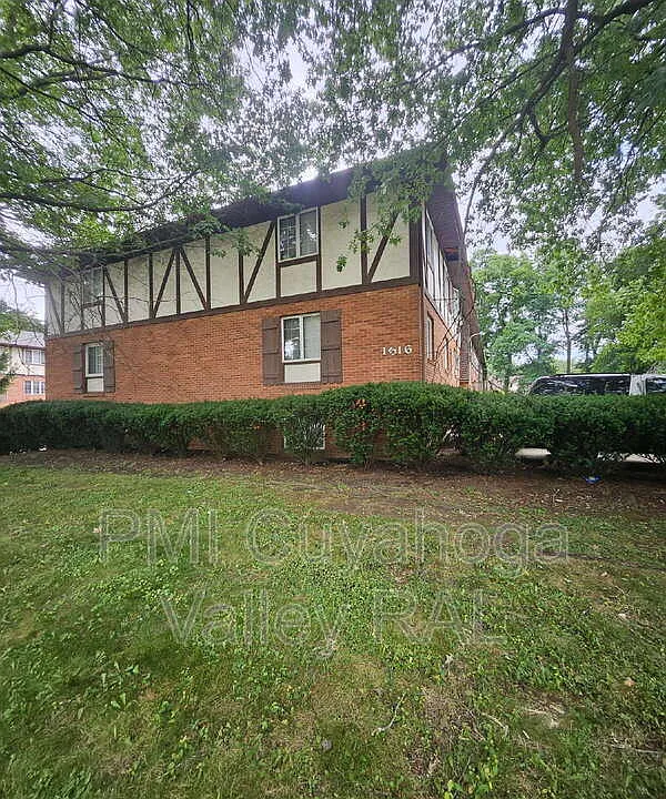 1516 W Market St #11