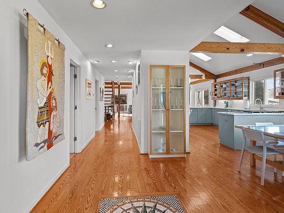 2nd image of 325 Mace Hill St