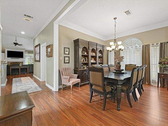 4th image of 626 Creekbend Dr