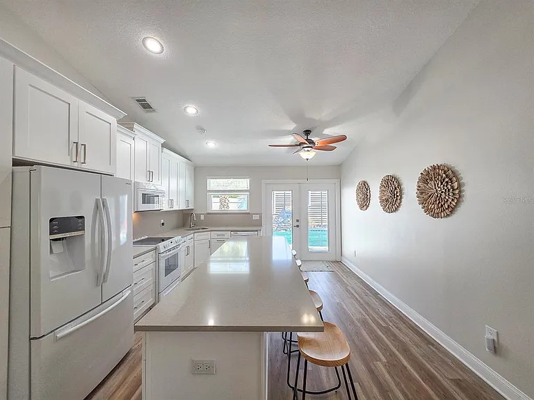 2135 S Flagler Ave — Photo 8