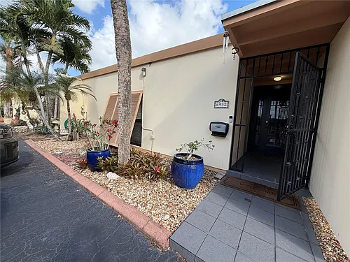6932 Crown Gate Dr Photo 1