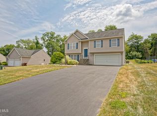 50 Sandy Ln, Selkirk, NY 12158