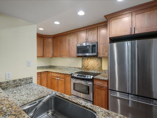 675 Sharon Park Dr APT 227