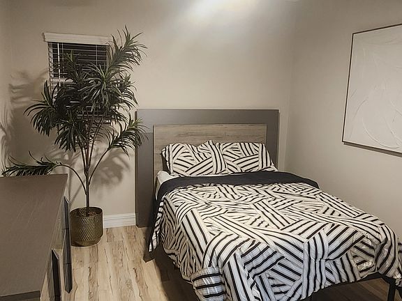 3rd image of 5427 Harbor Dr W #1