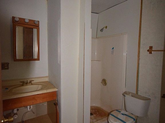5th image of 1511 Avenue E