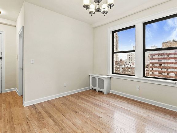 5th image of 245 W 51st St #A811