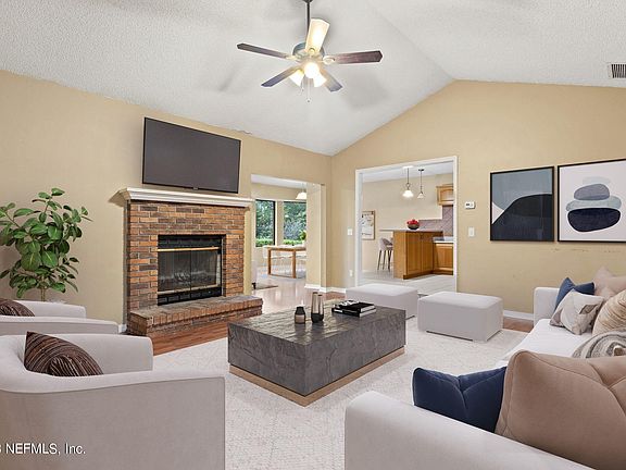 3rd image of 8561 CAMSHIRE Court