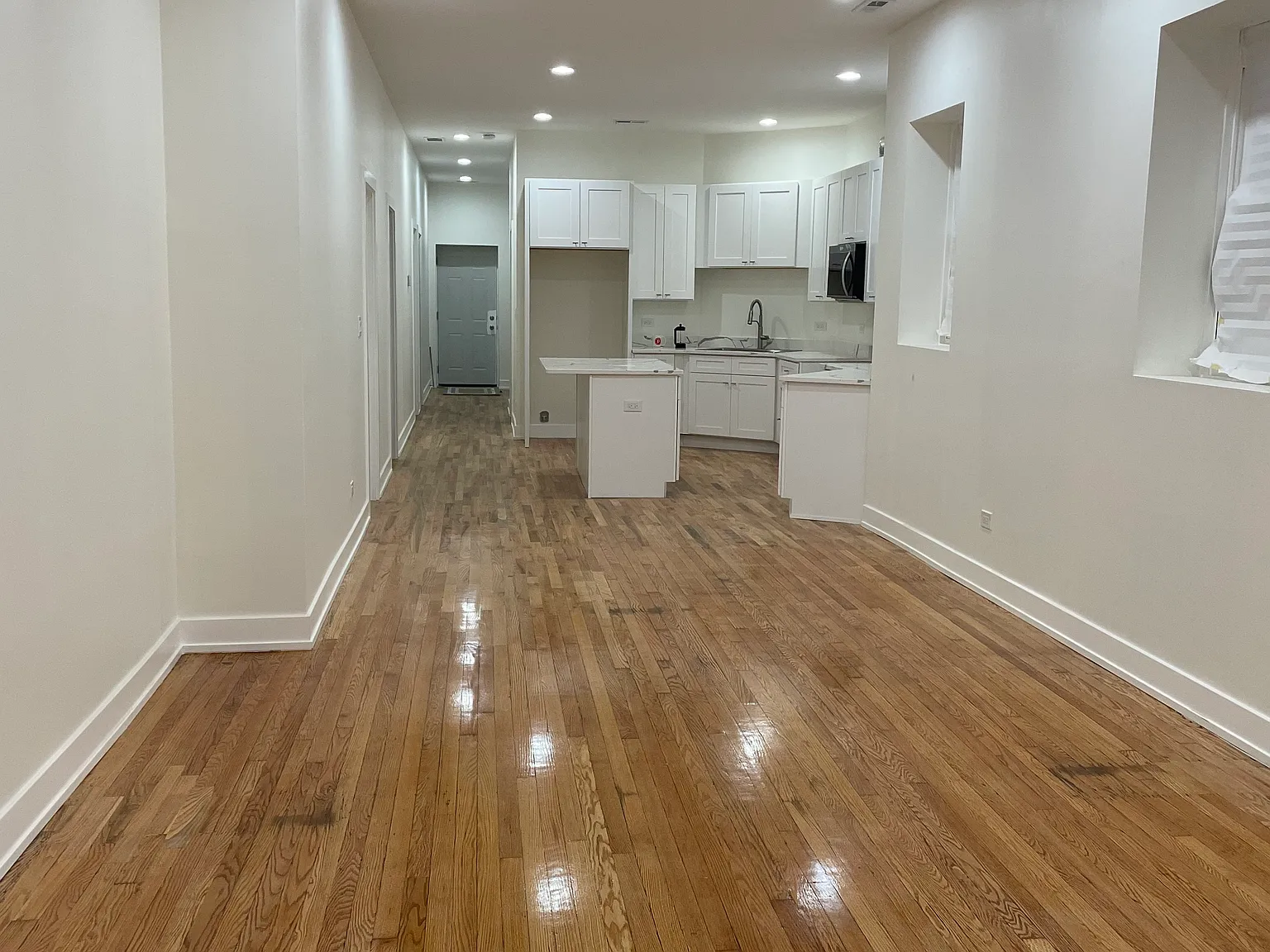 3 bed, 1.5 bath, 1300 sqft, $1,600 — Photo 4
