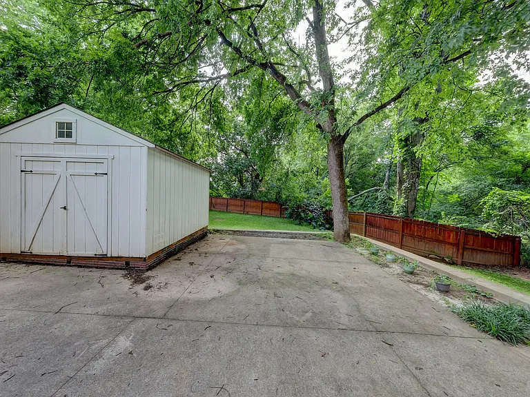 3253 N Senseney Cir — Photo 22
