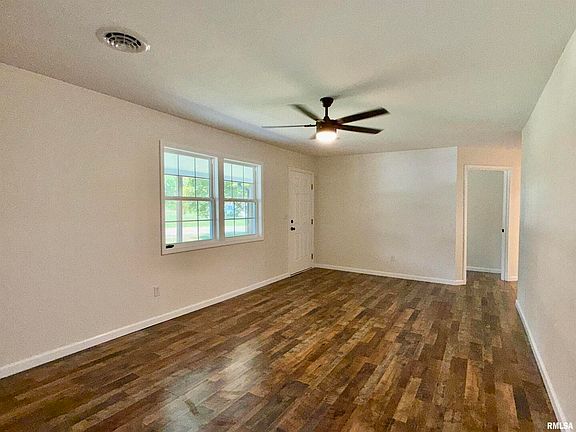 4th image of 101 Oak Dr