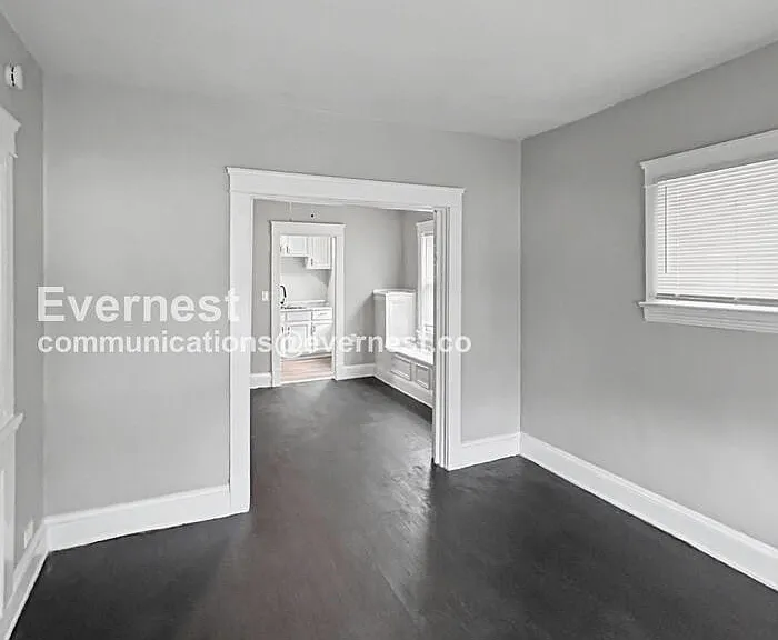 2932 E 118th St #2 — Photo 8