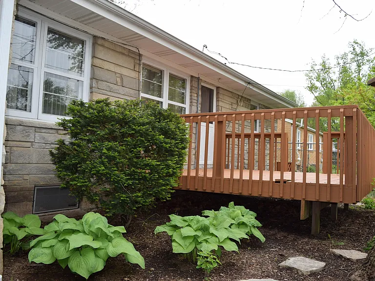 3 James Pl — Photo 2