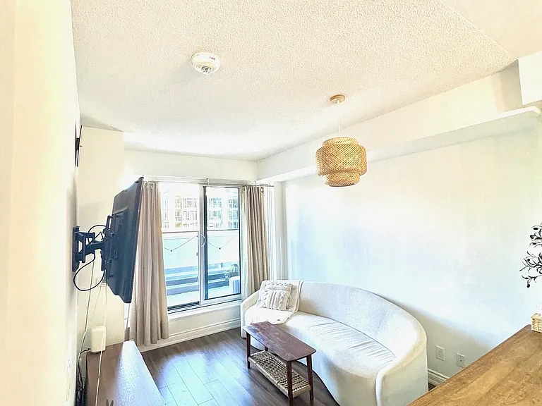 9618 Yonge St #210 — Photo 20