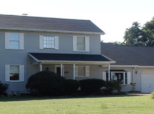8946 Winery Rd, Wadesville, IN 47638