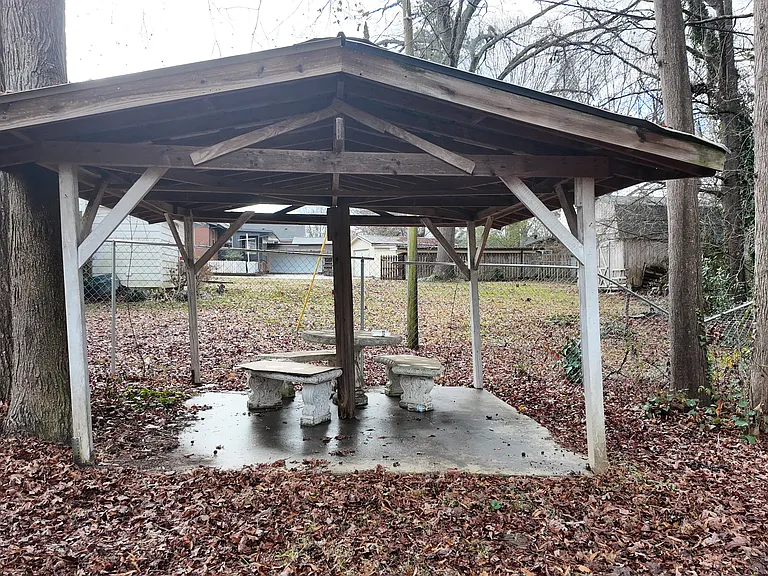 1521 Anthony Dr — Photo 15