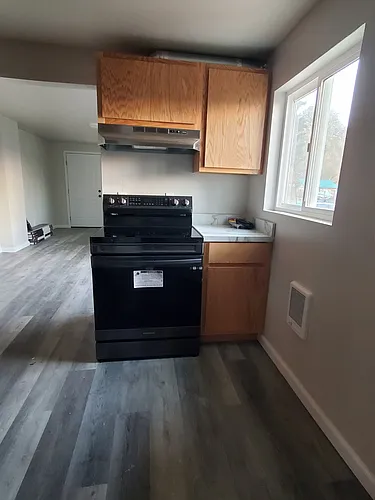 610 Rainier Ave E Photo 1