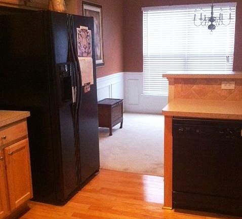 3rd image of 427 Mountain View Ln