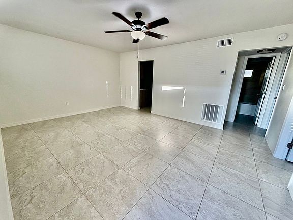 4th image of 3758 Lora St #2
