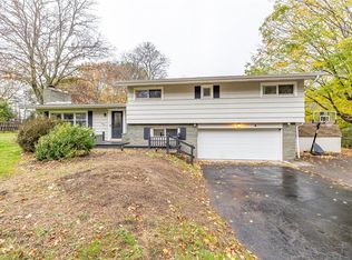 465 Holt Rd, Webster, NY 14580