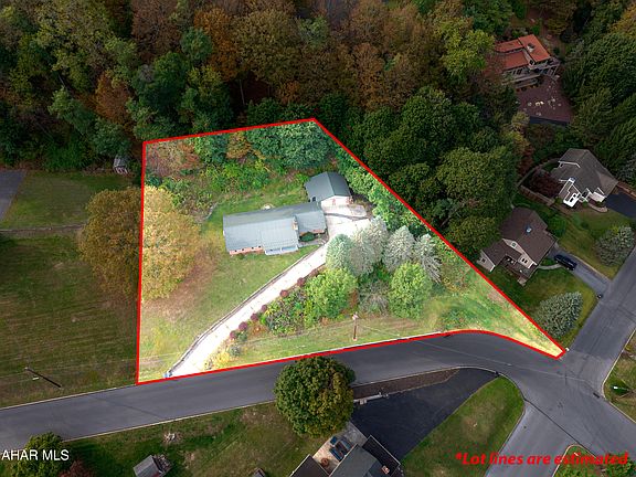 2nd image of 680 Barclay Dr
