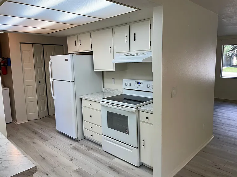 487 Stadium Ave — Photo 13