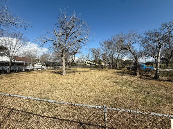 1001 N Bayshore Dr, La Porte, TX 77571