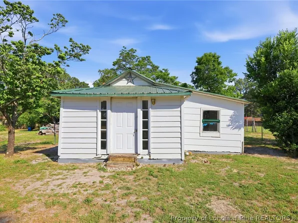 416 Wakefield Dr, Hope Mills, NC 28348