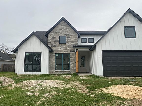 3rd image of 229 Belmont Dr