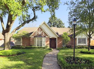 10118 Del Monte Dr, Houston, TX 77042