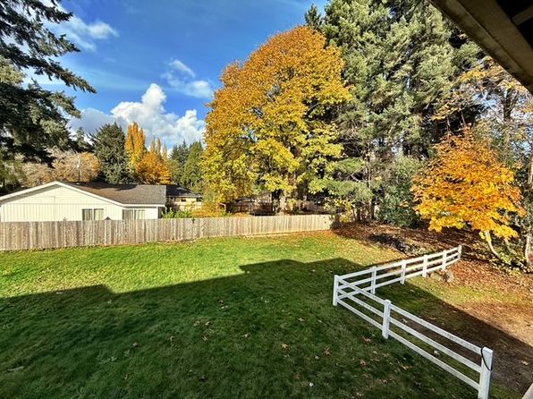 2562 Erlands Point Rd NW #D