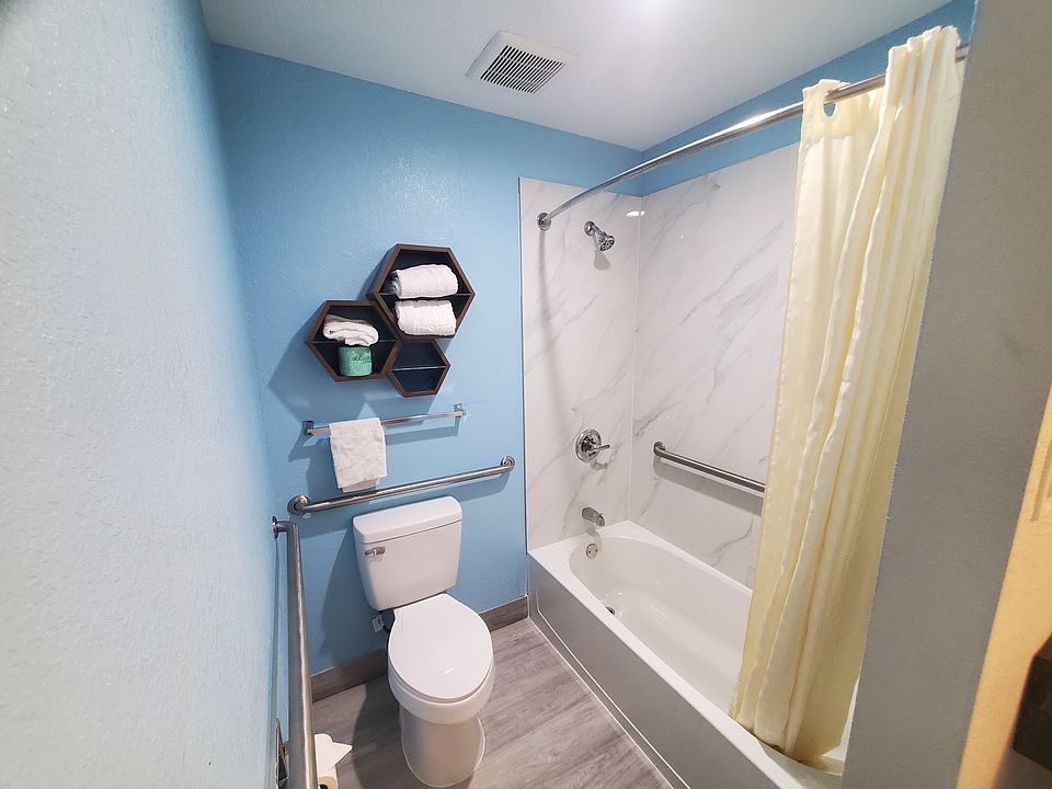 1st image of 219-17011 East Fwy