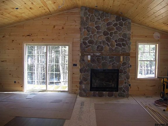 4th image of 224 Birchwood Pl