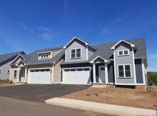 26 Lombard Cir #9, North Haven, CT 06473