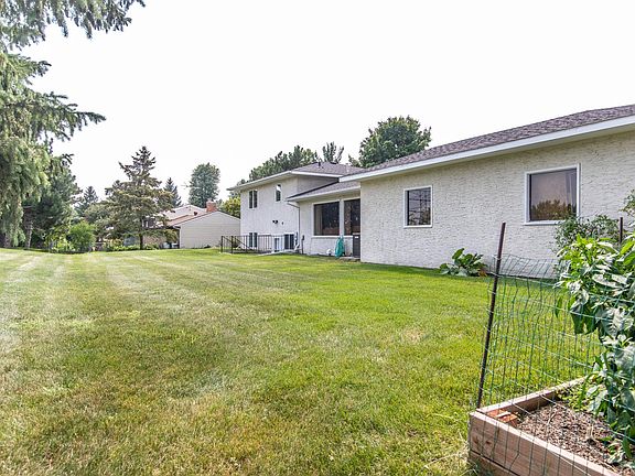5th image of 1520 Glacier Ln N