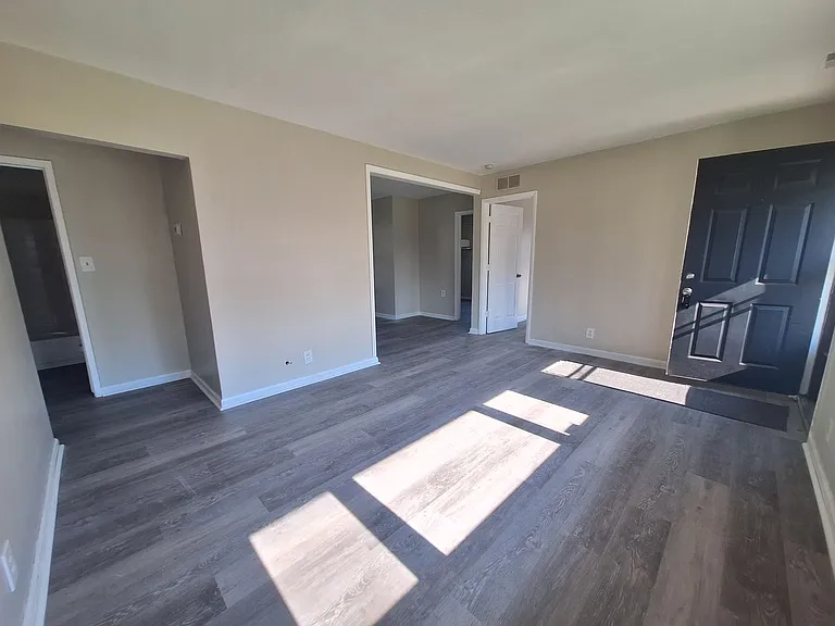 26530 Hayes Rd — Photo 3