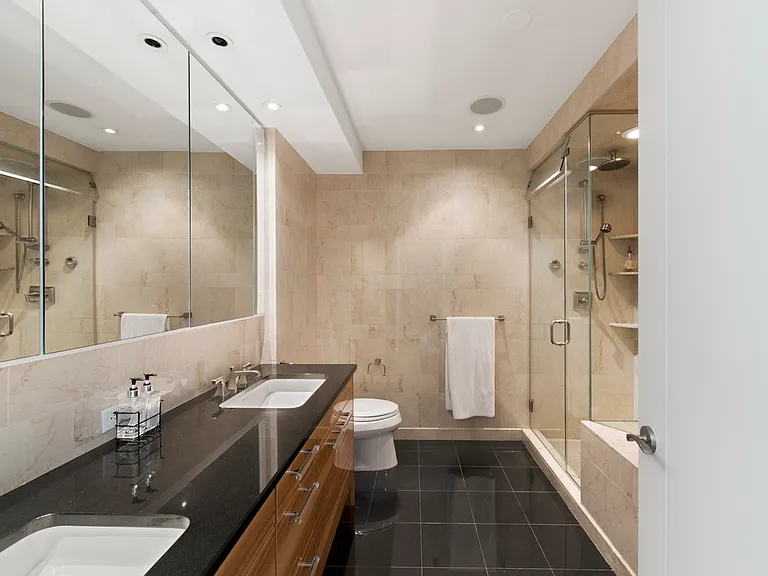 240 Riverside Blvd #28BC — Photo 11