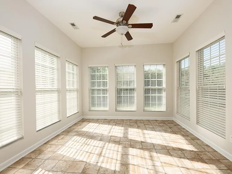 5203 Helsley Ct — Photo 6