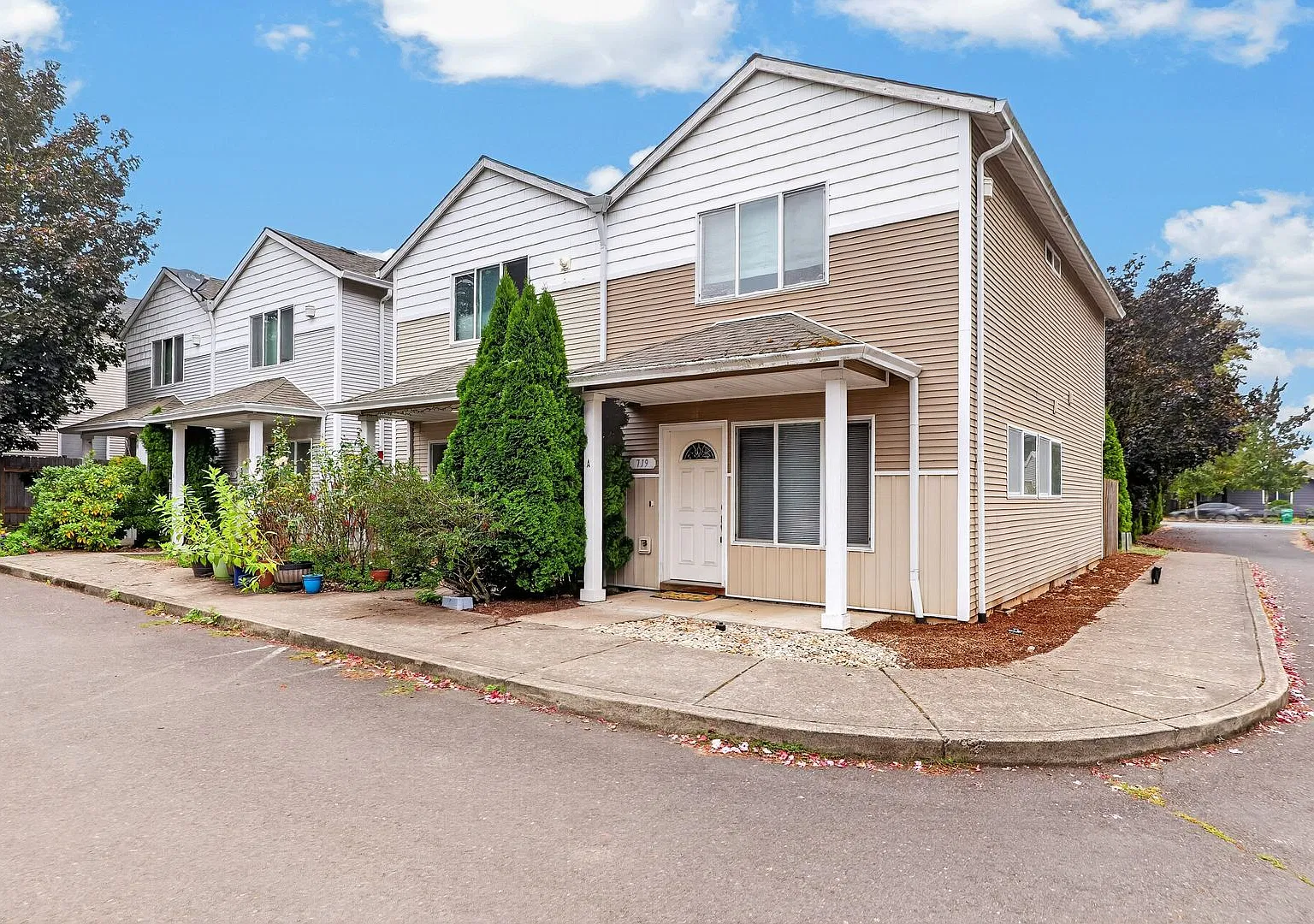 Charming End-Unit 2 Bedroom/1.5 Bath Townhouse-Style Condo with Private Fenced Yard! — Photo 1