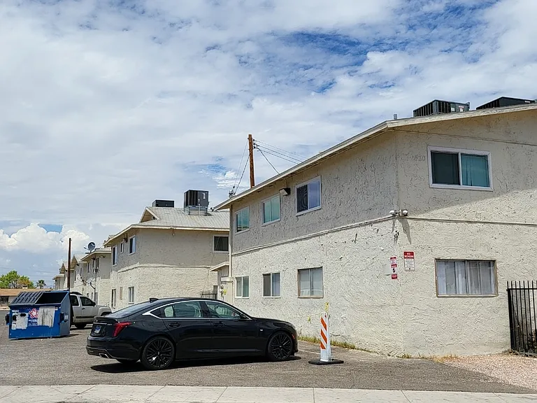 Mulberry Park Apartments — Photo 4