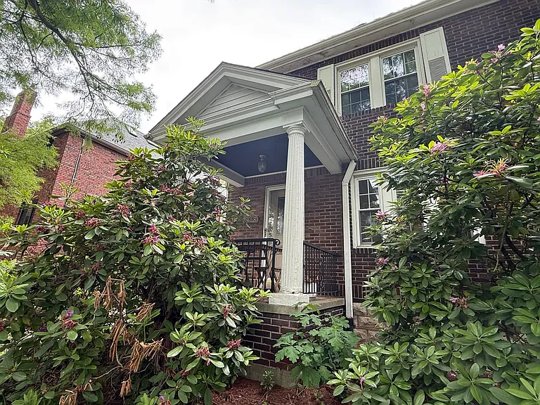 1458 N Euclid Ave — Photo 1